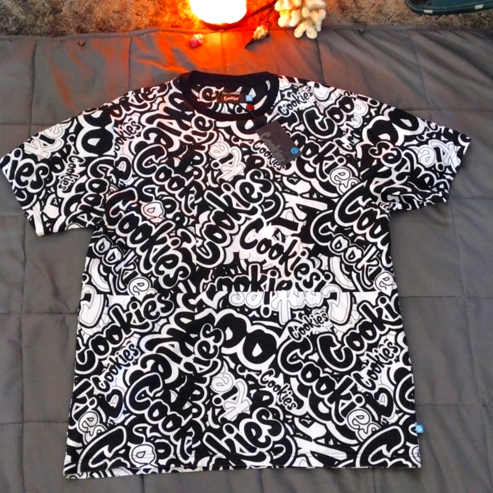 Cookies XXL black and white logo t-shirt new with tags has matching shorts